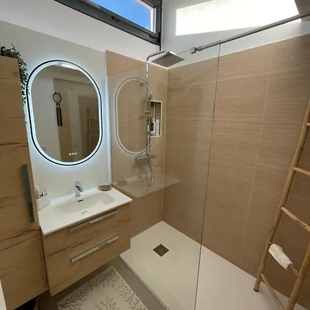 Sunset Tennis Et Piscine Collectif فيلة